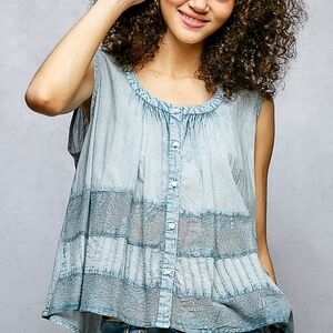 082 POL Light Blue Button-Front Sleeveless Camisole